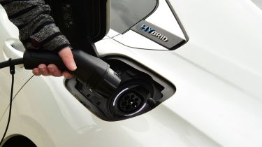 Peugeot 508 Hybrid charging