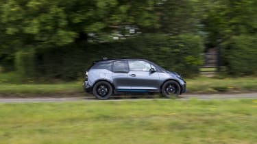 i3