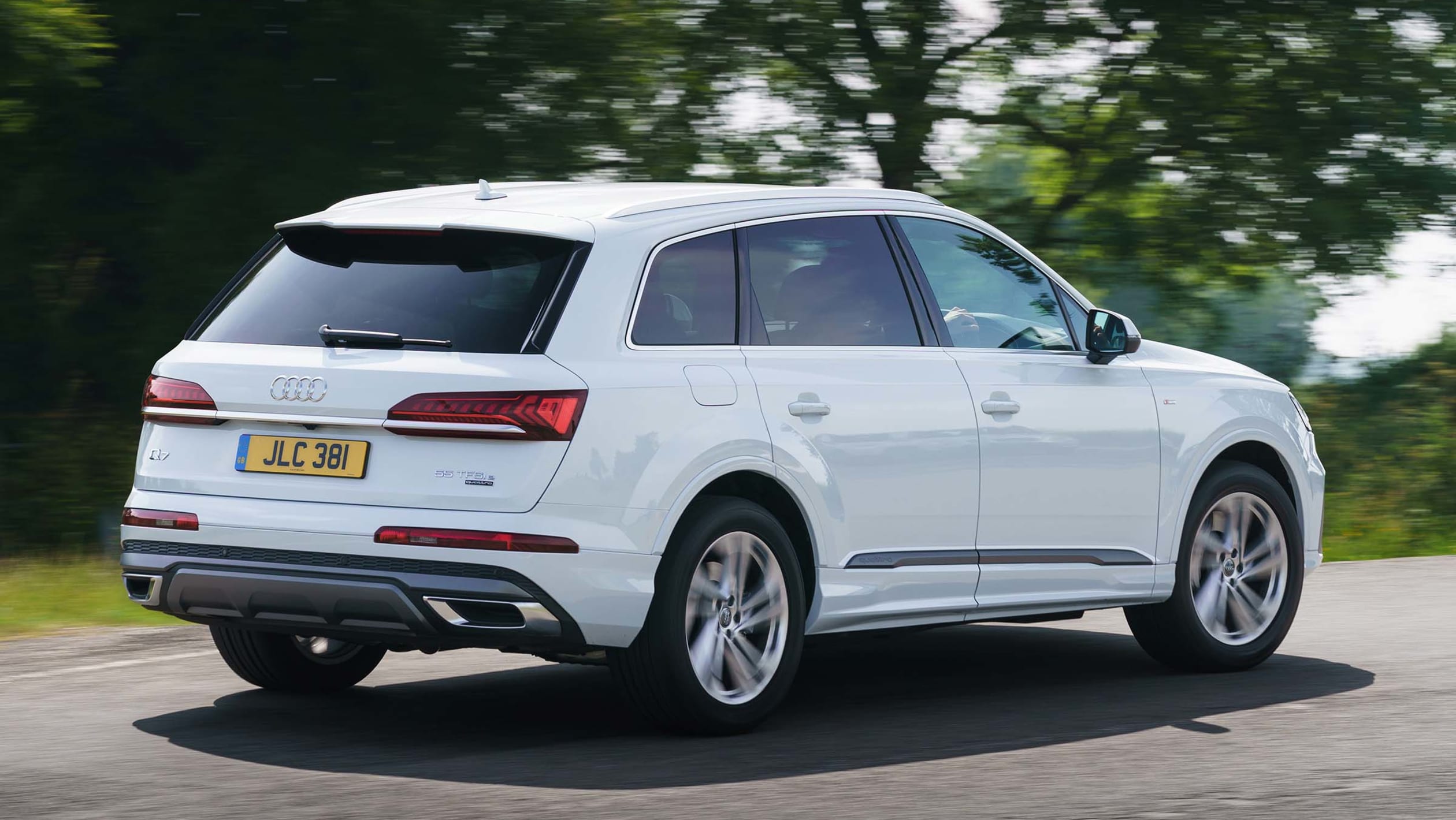 Audi Q7 hybrid review pictures | DrivingElectric