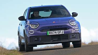 Abarth 600e - front tracking