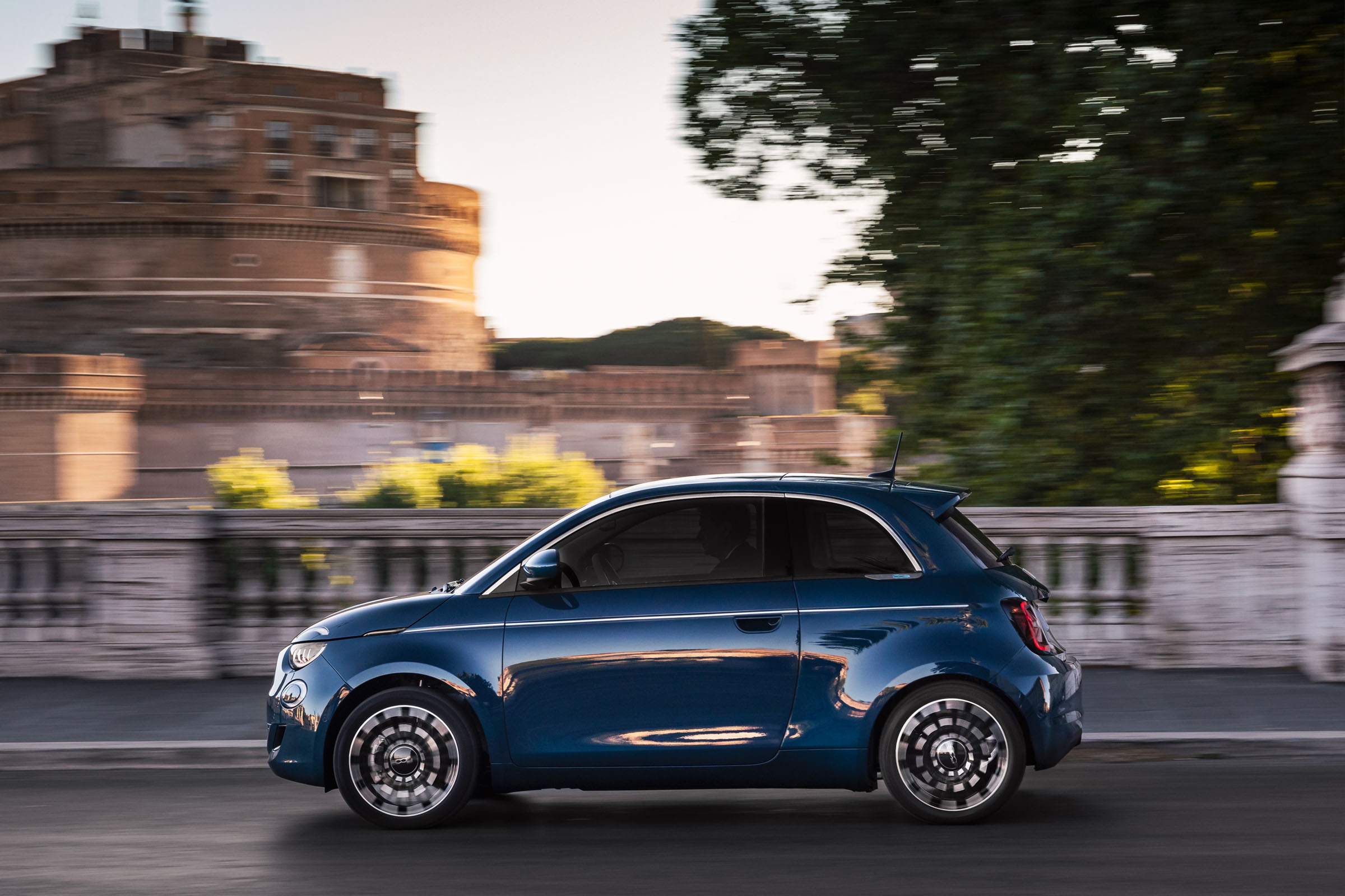 New Fiat 500 Electric Pictures I Drivingelectric