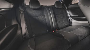 Abarth 500e - rear seats