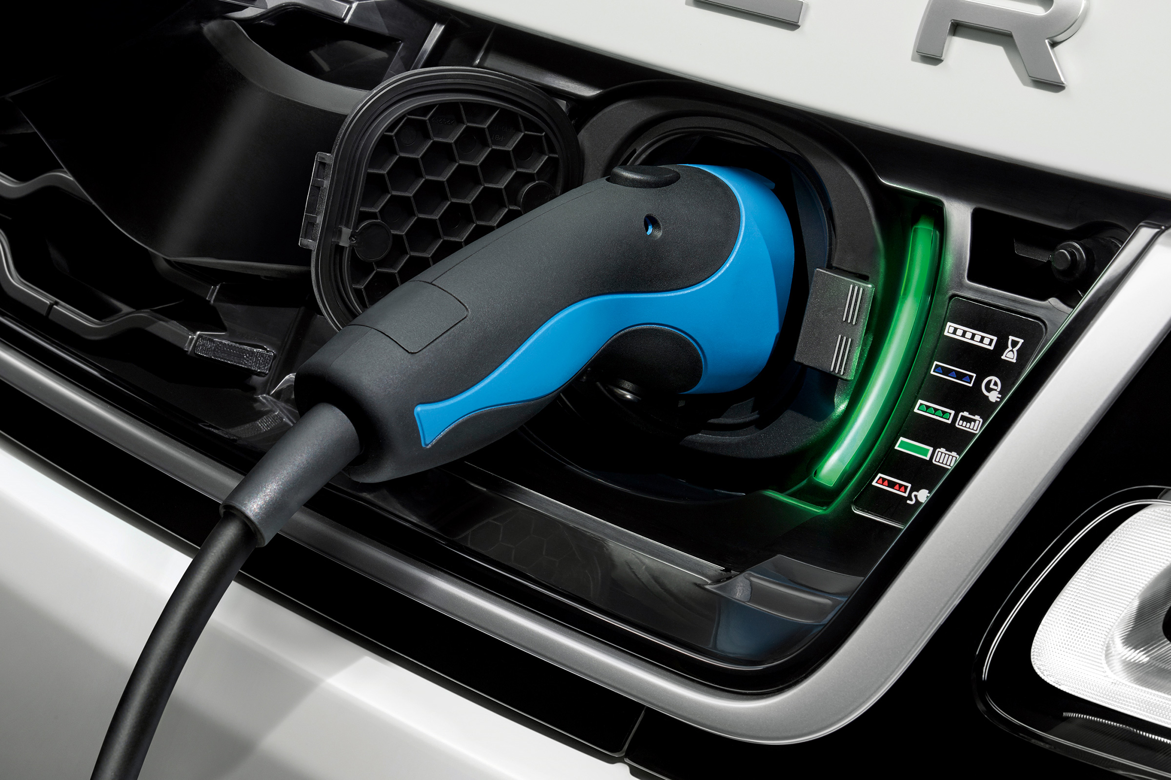 Electric cars vs hybrid cars vs plug-in hybrids | DrivingElectric