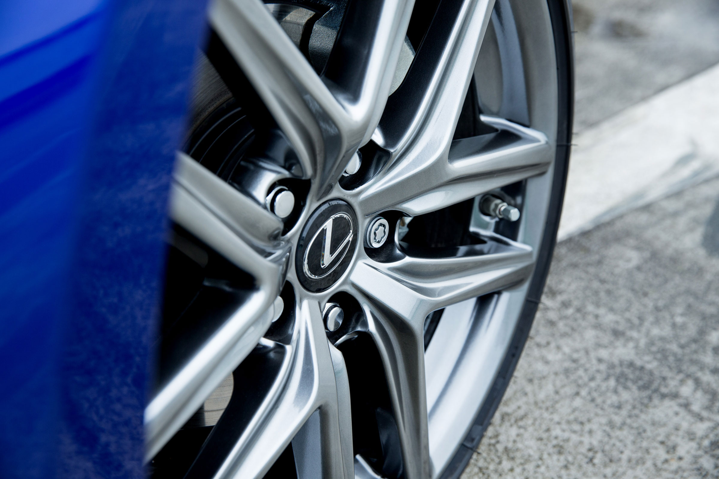 Lexus IS 300h (20132020) reliability & safety DrivingElectric