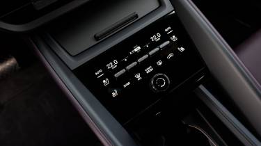 Porsche Macan - climate controls