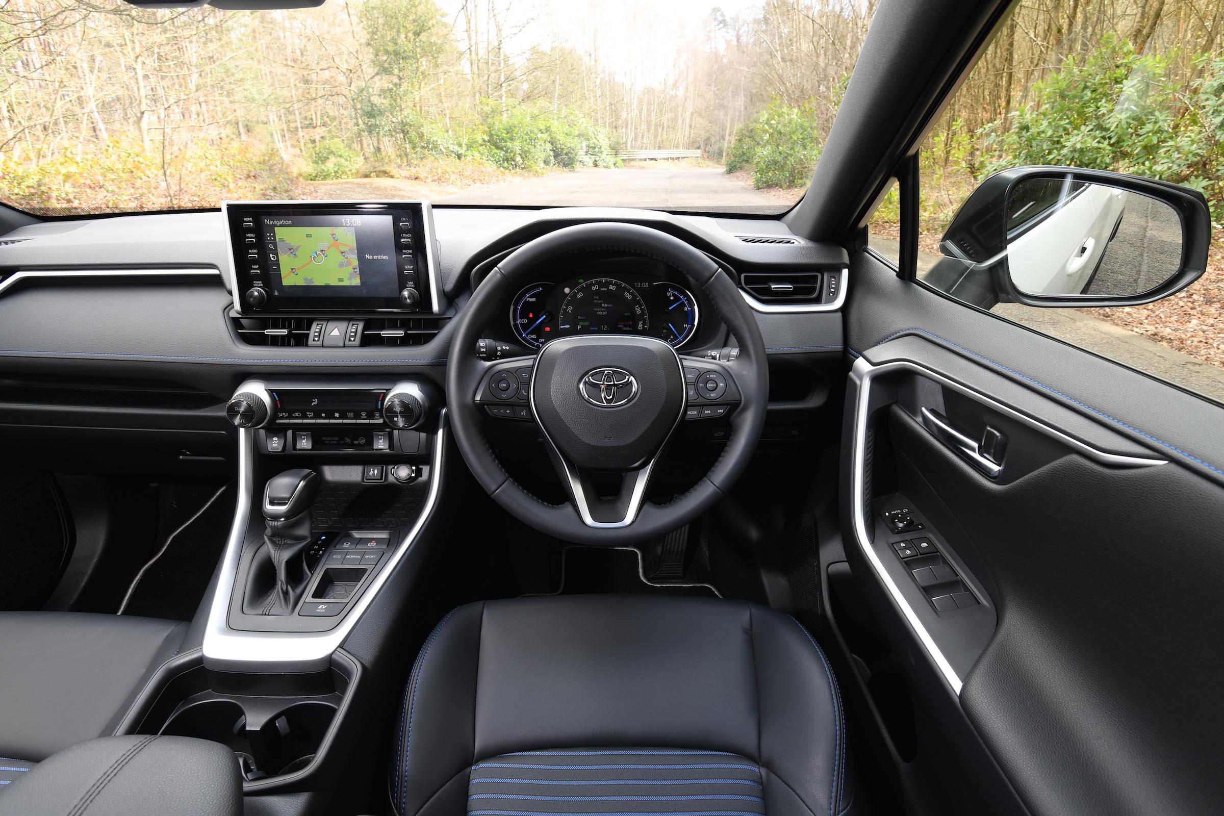 Toyota RAV4 Hybrid interior & comfort | DrivingElectric