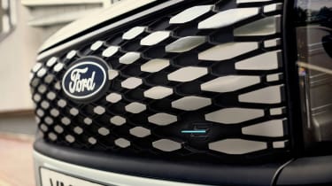 New 2024 Ford E-Tourneo Courier grille
