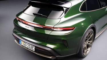 Porsche Taycan - light-up badge