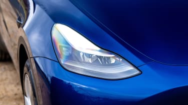 Tesla Model Y Long Range - headlights